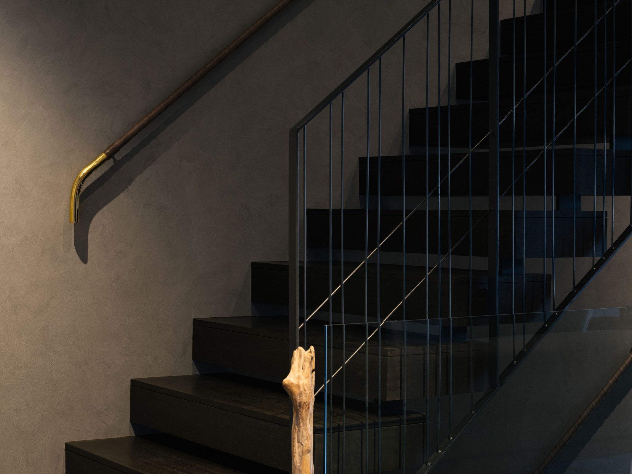 京都のリノベーションモダン住宅の手摺